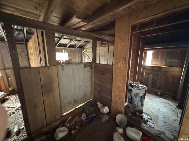 23392 N IL Hwy 37 Highway, Dix, IL 62830