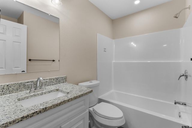 22789 Creekwood Dr, Flint, TX 75762