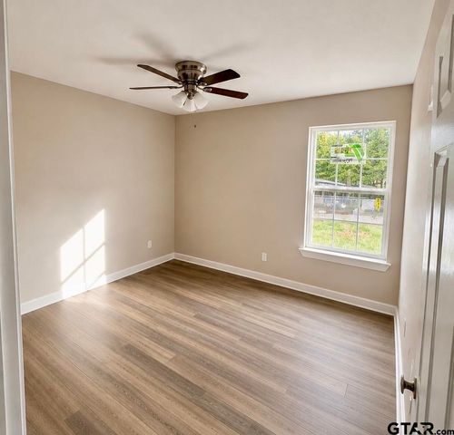 22789 Creekwood Dr, Flint, TX 75762