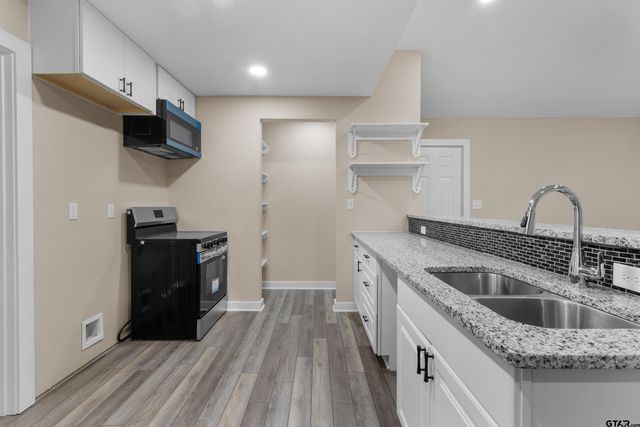 22789 Creekwood Dr, Flint, TX 75762