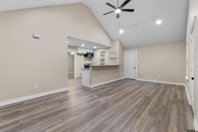 22789 Creekwood Dr, Flint, TX 75762