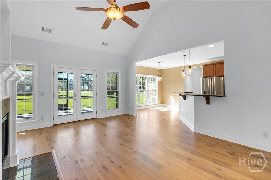 Image 13 of property listing at 75 Brigham Lane, Richmond Hill, GA 31324