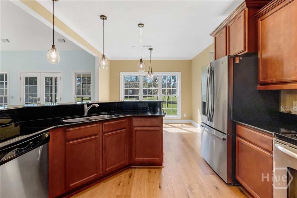 Image 23 of property listing at 75 Brigham Lane, Richmond Hill, GA 31324