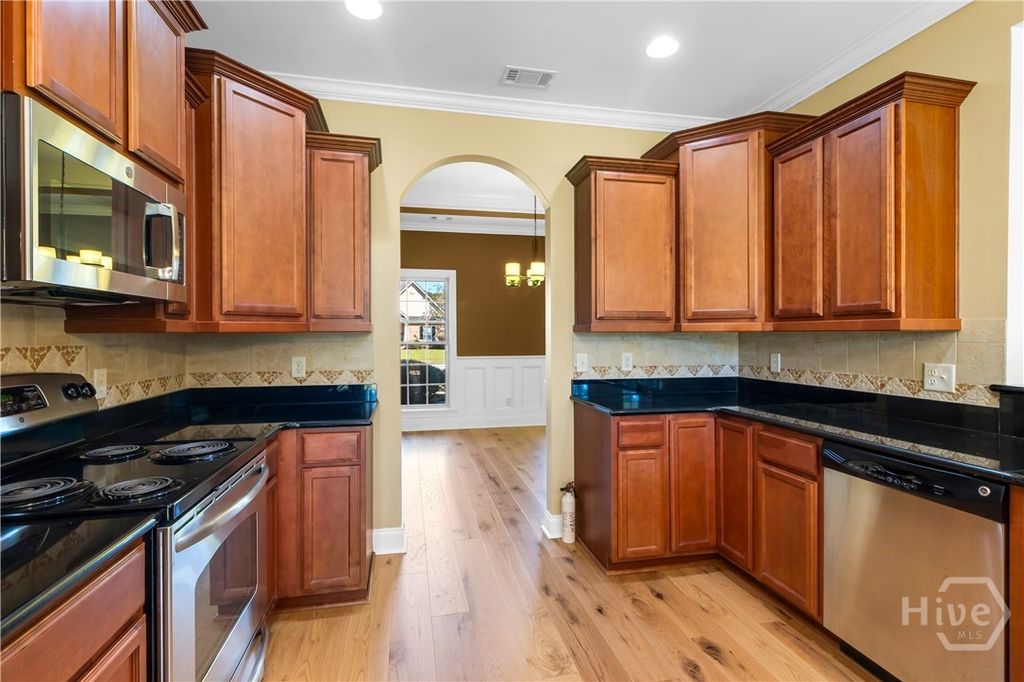 Image 24 of property listing at 75 Brigham Lane, Richmond Hill, GA 31324