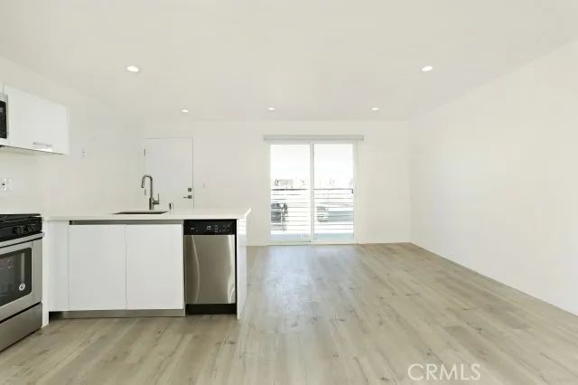 6745 Laurel Canyon Boulevard 204, North Hollywood, CA 91606