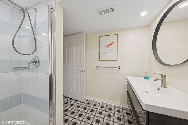 28 S Clay Street, Hinsdale, IL 60521