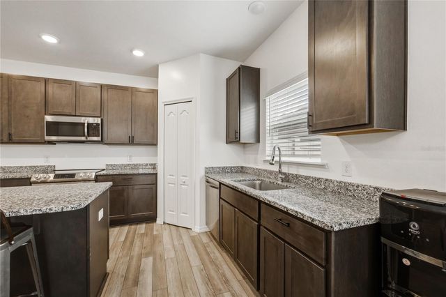 670 NW 243RD TERRACE, Newberry, FL 32669