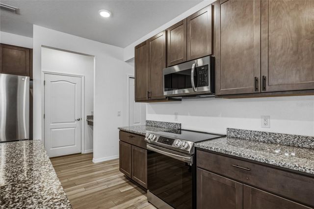 670 NW 243RD TERRACE, Newberry, FL 32669