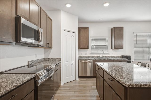 670 NW 243RD TERRACE, Newberry, FL 32669