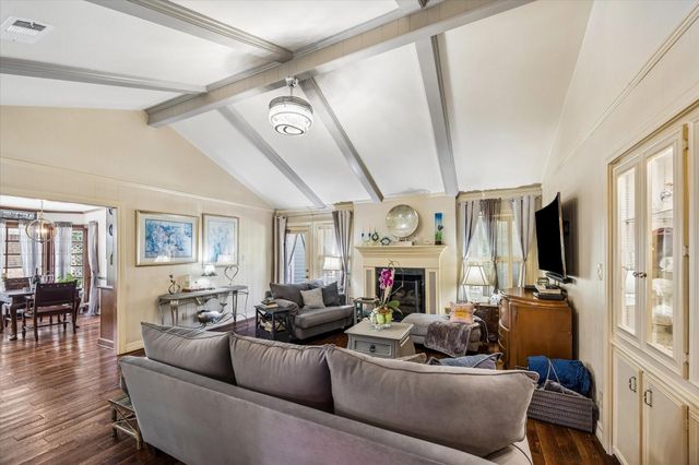 818 Olney Oak Drive, Houston, TX 77079