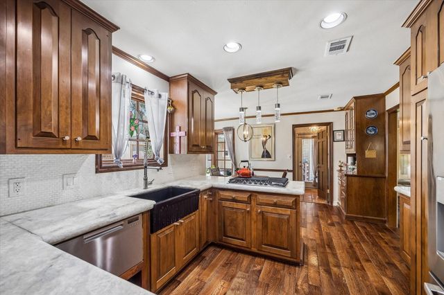 818 Olney Oak Drive, Houston, TX 77079