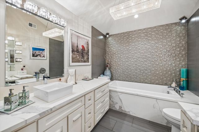 818 Olney Oak Drive, Houston, TX 77079