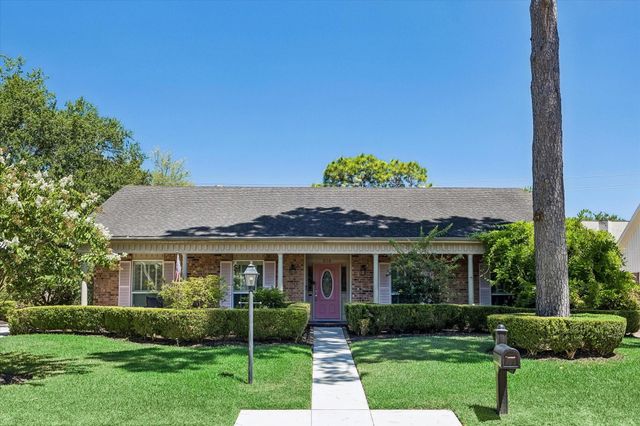 818 Olney Oak Drive, Houston, TX 77079