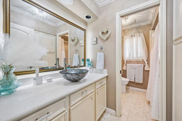 818 Olney Oak Drive, Houston, TX 77079