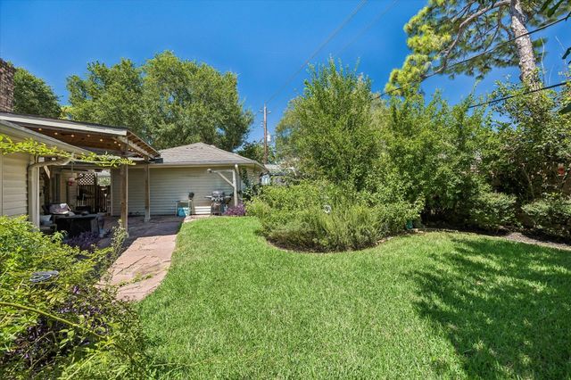 818 Olney Oak Drive, Houston, TX 77079