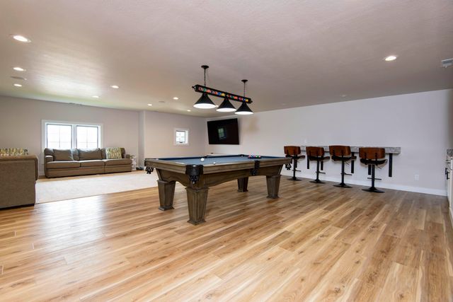 3247 W Bluffview Street, Springfield, MO 65810