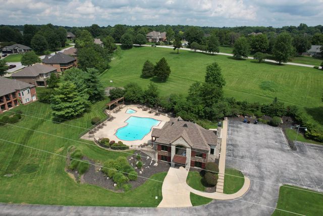 3247 W Bluffview Street, Springfield, MO 65810