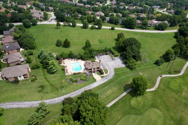 3247 W Bluffview Street, Springfield, MO 65810