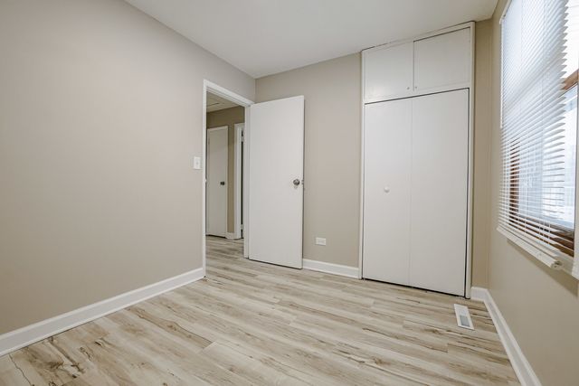 311 W Kennedy Drive, Streamwood, IL 60107