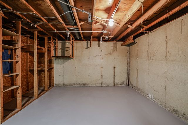 311 W Kennedy Drive, Streamwood, IL 60107