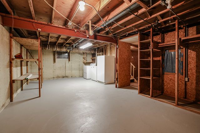 311 W Kennedy Drive, Streamwood, IL 60107