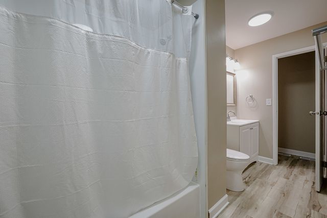 311 W Kennedy Drive, Streamwood, IL 60107