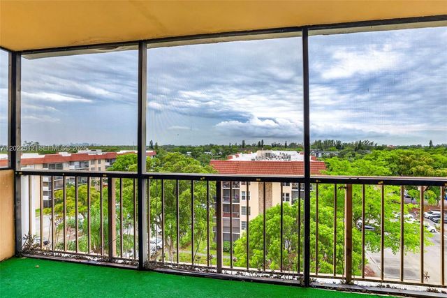 4174 Inverrary Drive 706, Lauderhill, FL 33319