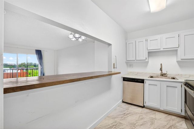 4174 Inverrary Drive 706, Lauderhill, FL 33319