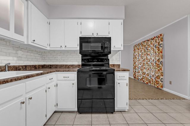 2572 ACHAEAN AVE, Memphis, TN 38127