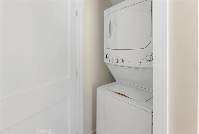 1237 E 1st 1, Long Beach, CA 90802