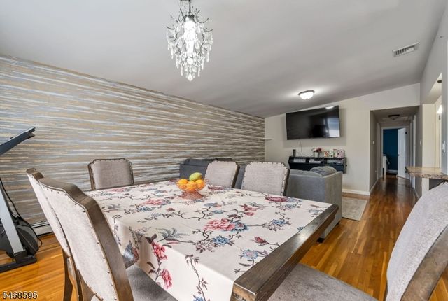 33 Ballston St, Bloomingdale Boro, NJ 07403