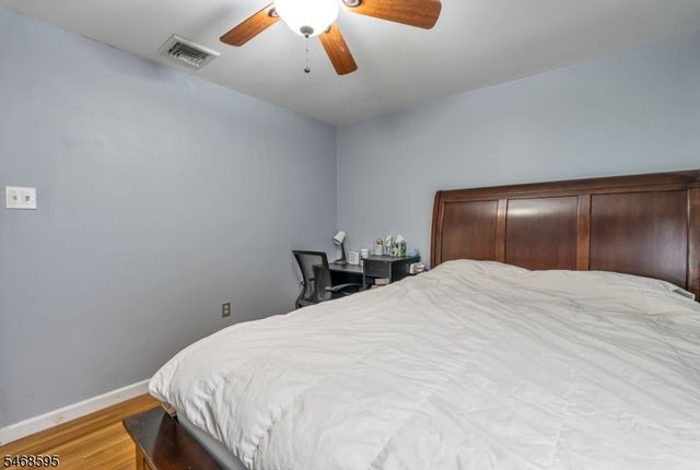 33 Ballston St, Bloomingdale Boro, NJ 07403