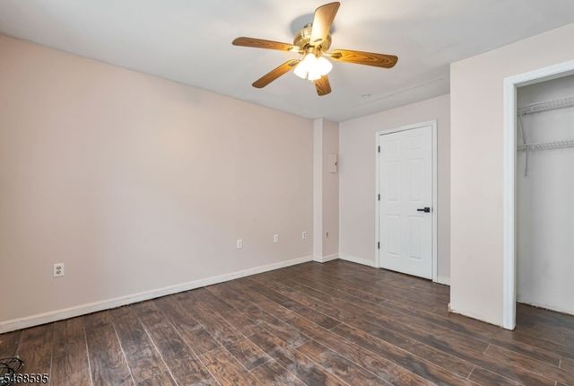 33 Ballston St, Bloomingdale Boro, NJ 07403