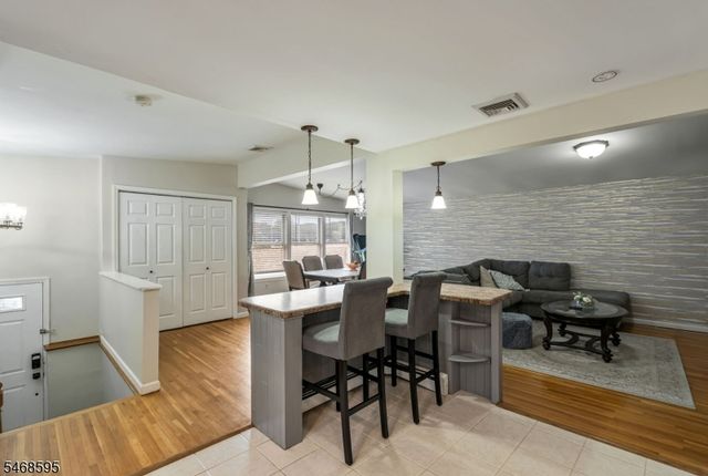 33 Ballston St, Bloomingdale Boro, NJ 07403