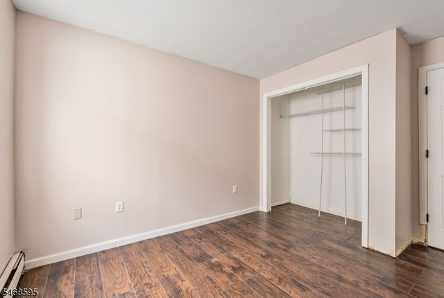 33 Ballston St, Bloomingdale Boro, NJ 07403