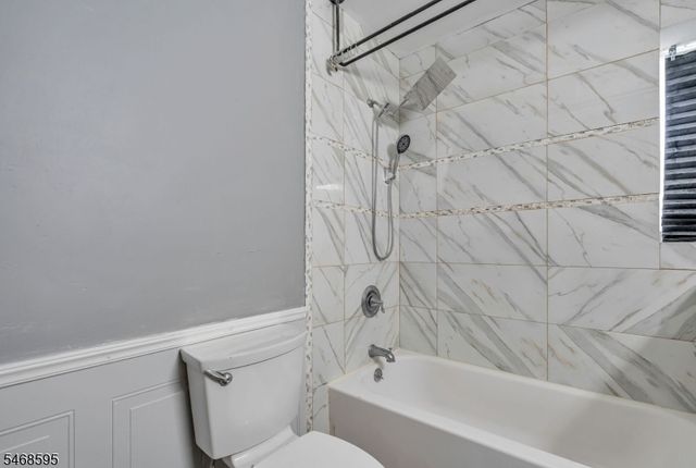 33 Ballston St, Bloomingdale Boro, NJ 07403