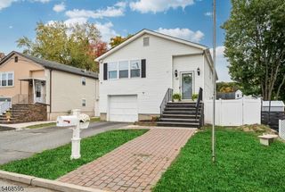 33 Ballston St, Bloomingdale Boro, NJ 07403