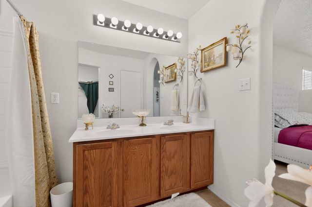 10631 Big Springs Street SW, Albuquerque, NM 87121