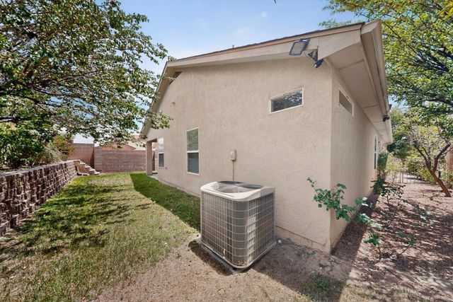 10631 Big Springs Street SW, Albuquerque, NM 87121