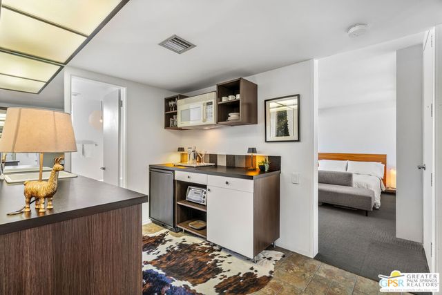 360 Cabrillo Road 218, Palm Springs, CA 92262