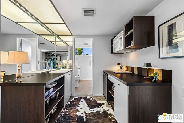 360 Cabrillo Road 218, Palm Springs, CA 92262