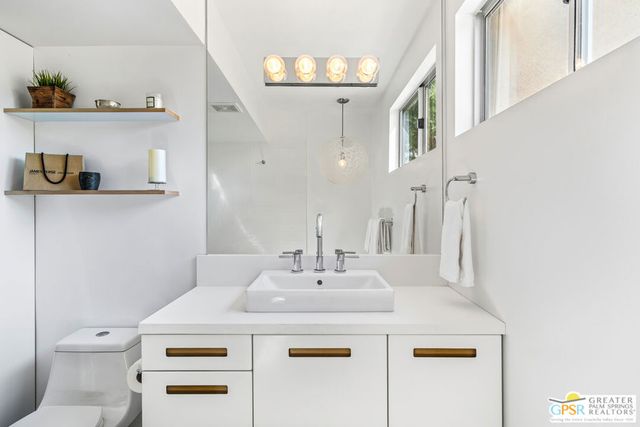 360 Cabrillo Road 218, Palm Springs, CA 92262