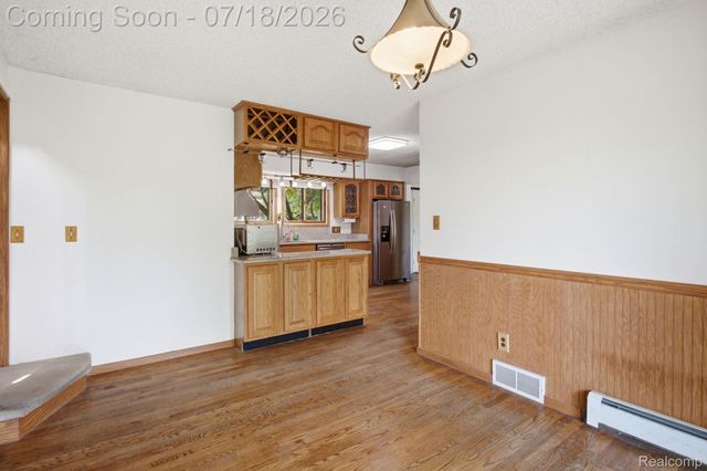 2726 Bay Drive, West Bloomfield Charter Township, MI 48324