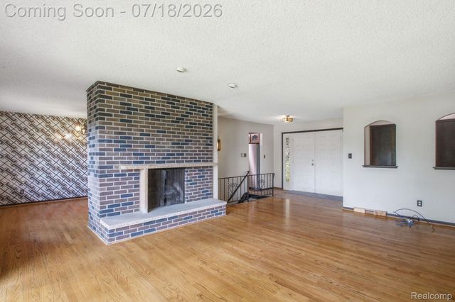 2726 Bay Drive, West Bloomfield Charter Township, MI 48324