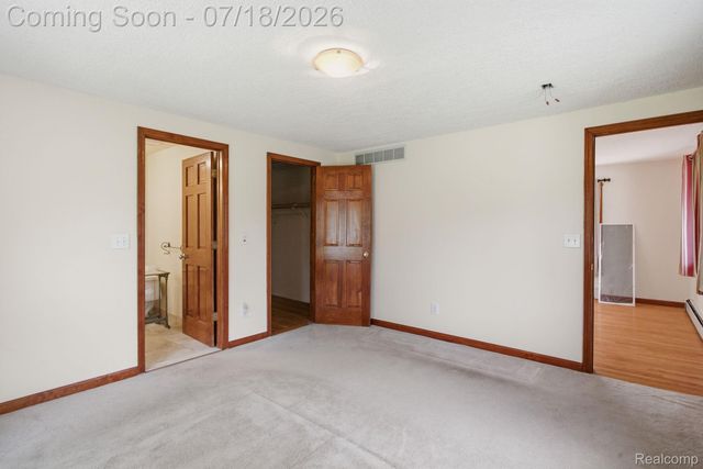 2726 Bay Drive, West Bloomfield Charter Township, MI 48324