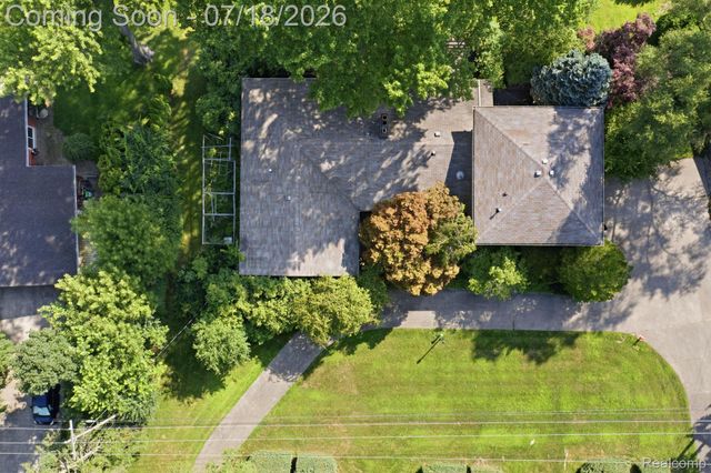 2726 Bay Drive, West Bloomfield Charter Township, MI 48324