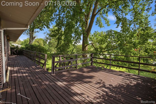 2726 Bay Drive, West Bloomfield Charter Township, MI 48324