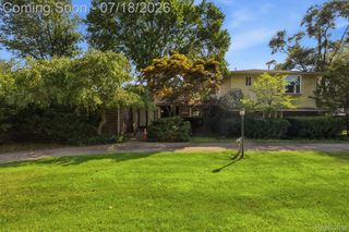 2726 Bay Drive, West Bloomfield Charter Township, MI 48324