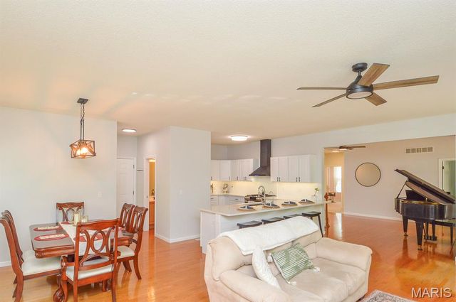 6915 Gebhart Lane, Edwardsville, IL 62025