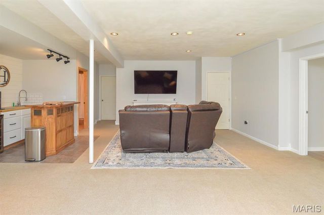 6915 Gebhart Lane, Edwardsville, IL 62025